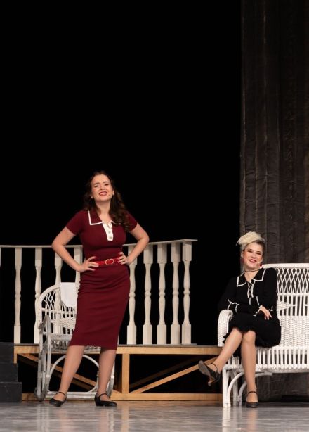 Спектакль «Восемь любящих женщин»