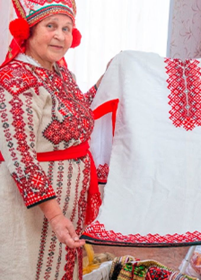 Традиции, вышитые нитками. Выставка