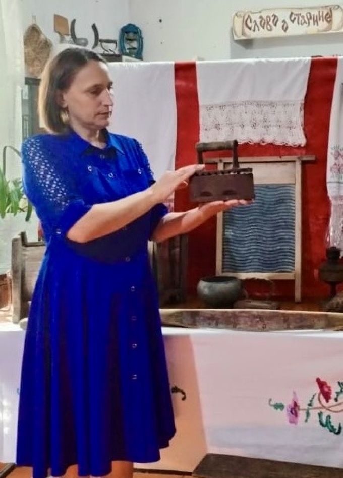 Прикоснись к прошлому. Экскурсия по мини-музею "Слово о старине"